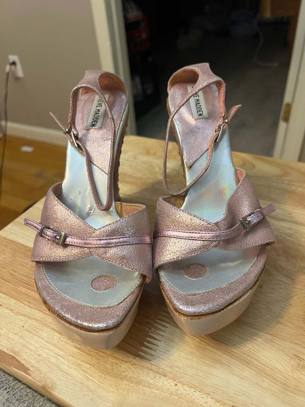 Y2K Steve Madden Pink Metallic Studded Wedge Heels - Picture 10 of 14
